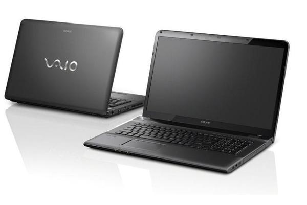 Duży 17" Sony Vaio SVE17 i3 4GB 750GB Win10