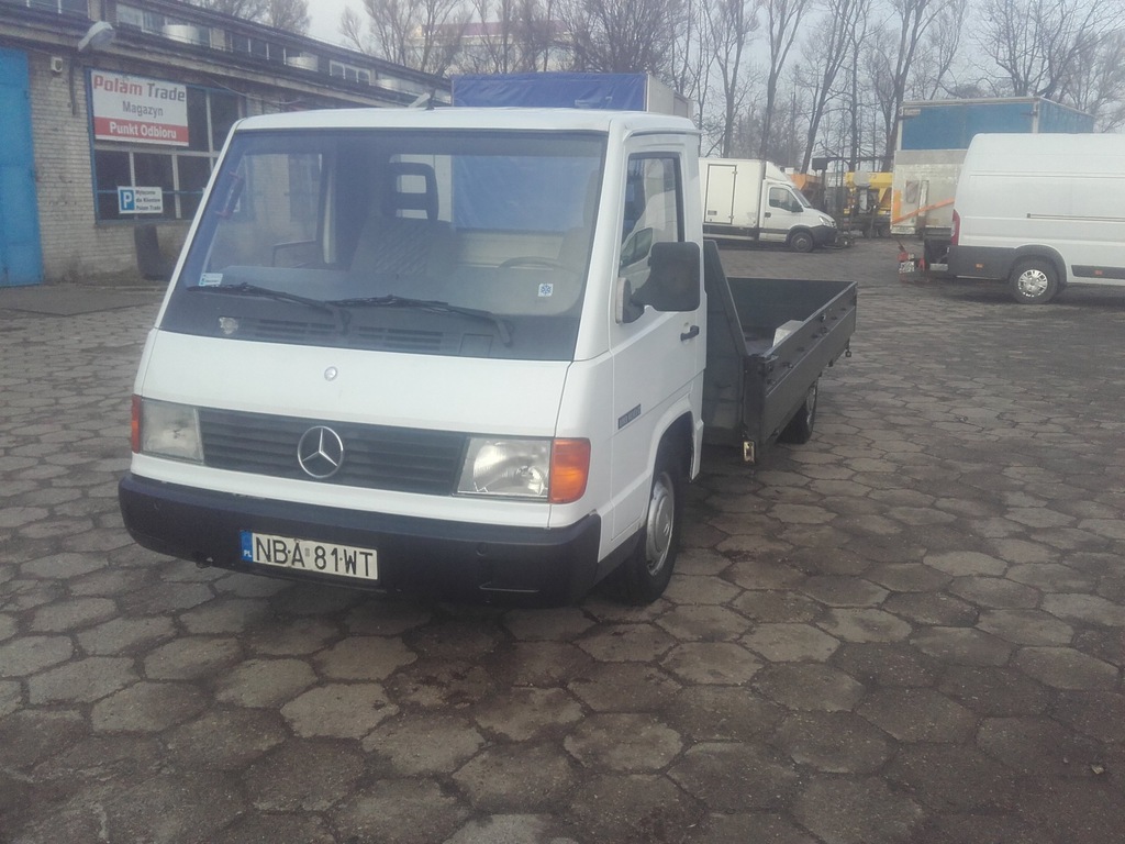 Mercedes MB100 1997r. laweta skrzyniowy