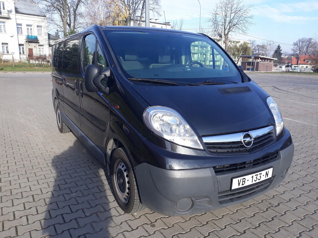 Opel vivaro long