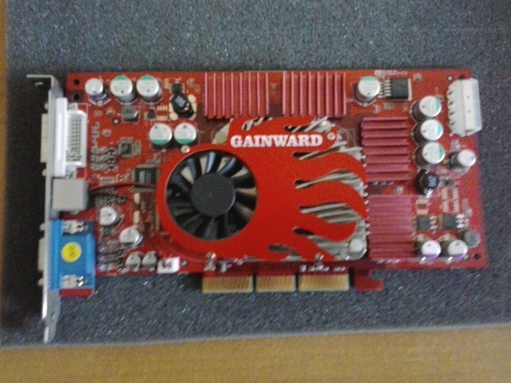 gainward geforce fx 5900 xt pamięć na radiatorach 