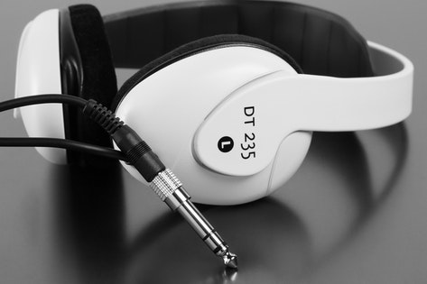 Beyerdynamic DT235 nowe! DT 235 zamknięte, nauszne