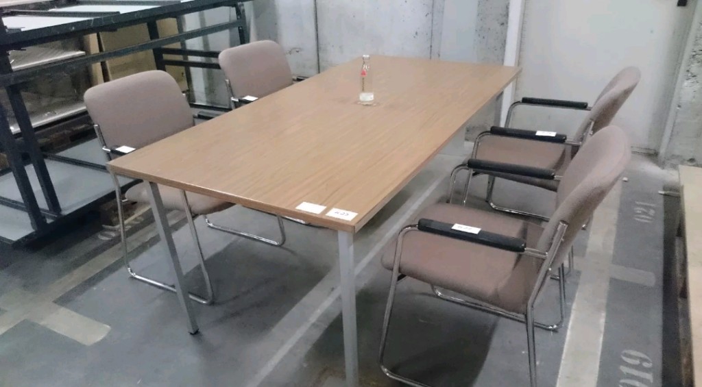 Stół 4 krzesła
