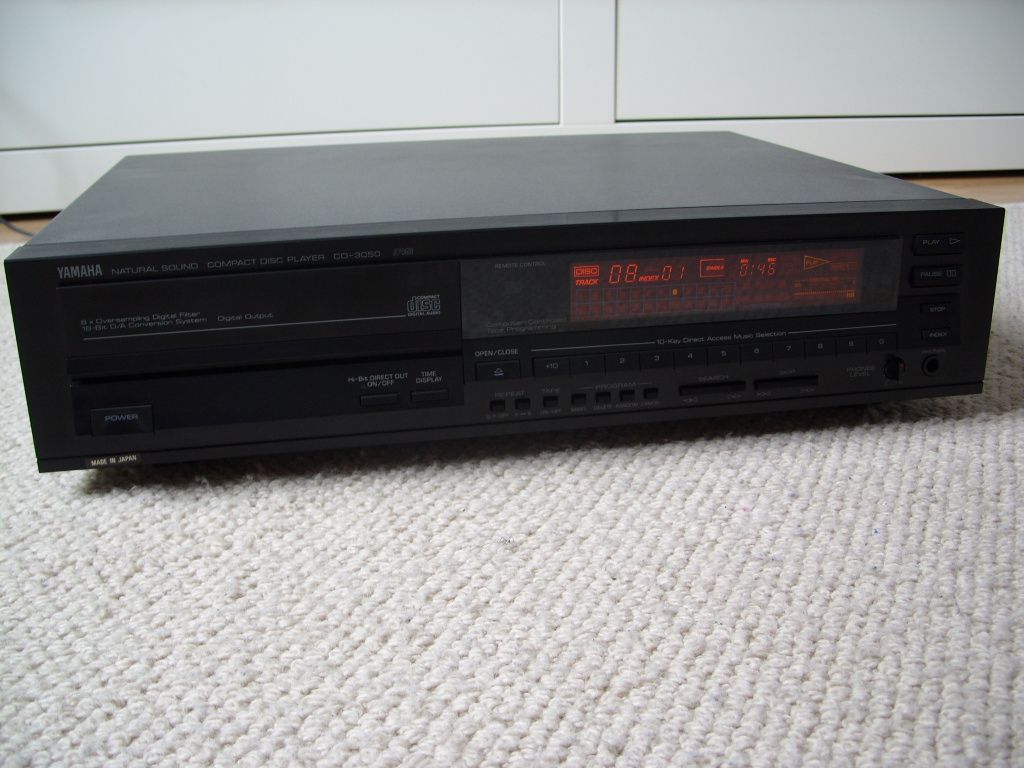 ODTWARZACZ CD YAMAHA CD-3050 RS