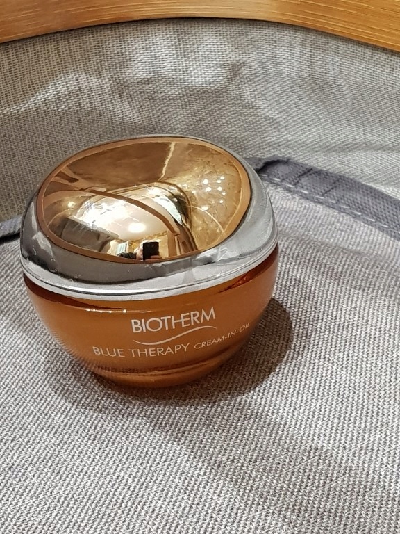 Biotherm Blue Therapy cream in oil