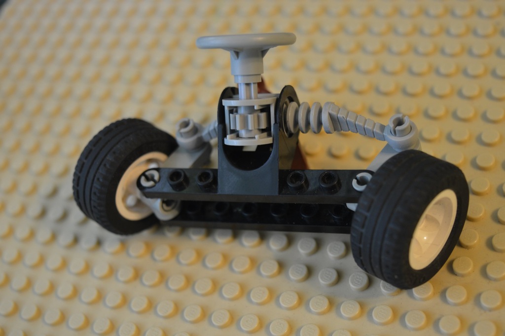 LEGO TECHNIC UKŁAD KIEROWNICZY AUTA + KOŁA BIAŁE