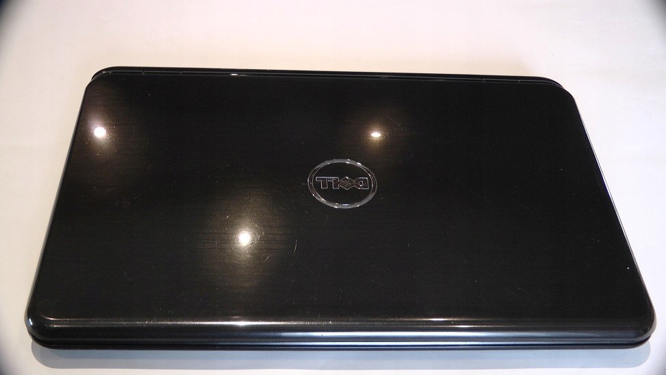 laptop DELL Inspiron M5110 / AMD / 3GB / 500GB