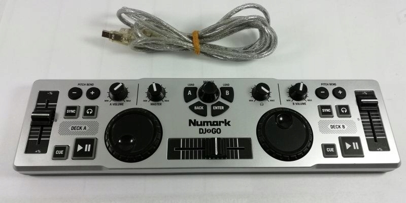 KONTROLER DJ NUMARK DJ 2 GO + USB