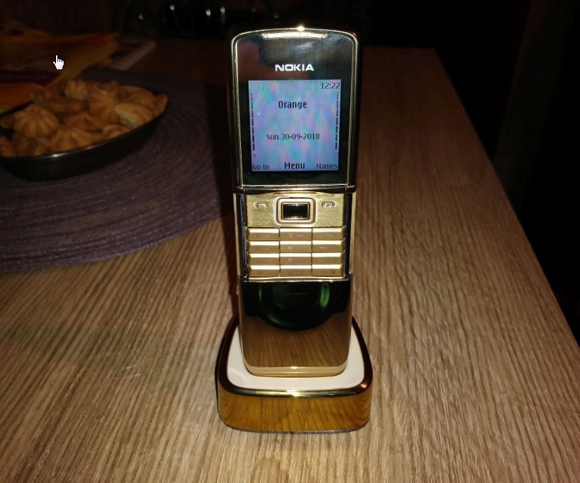 Nokia 8800 sirocco gold