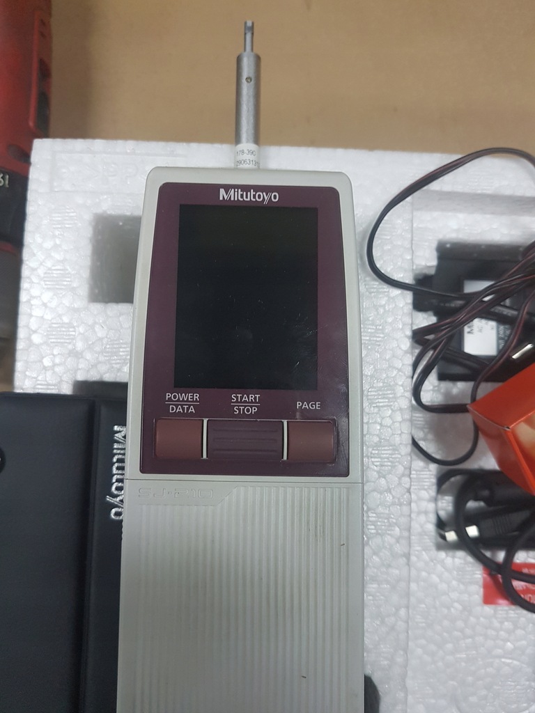 chropowatościomierz surface finish tester MITUTOYO 7557963260