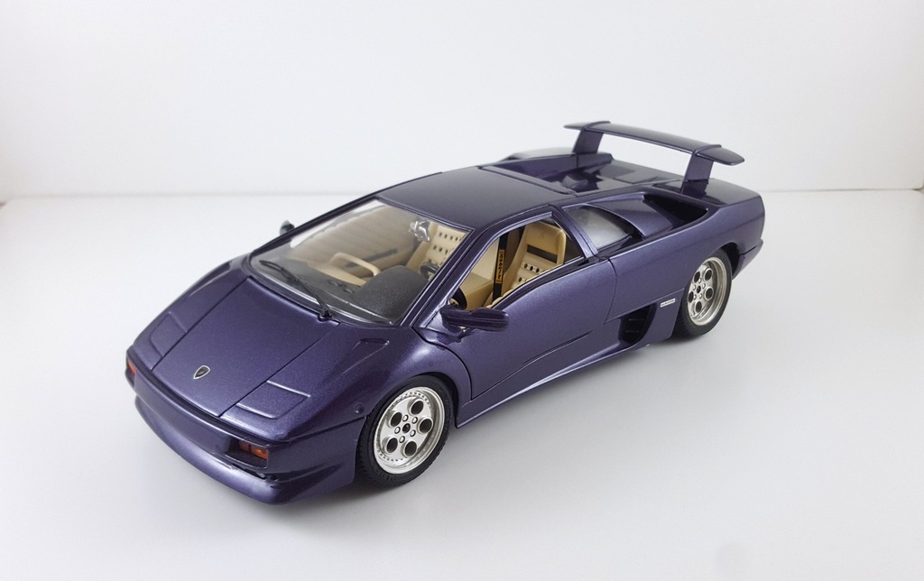 Burago - Lamborghini Diablo - 1990 - Purple - Burago (1:18)