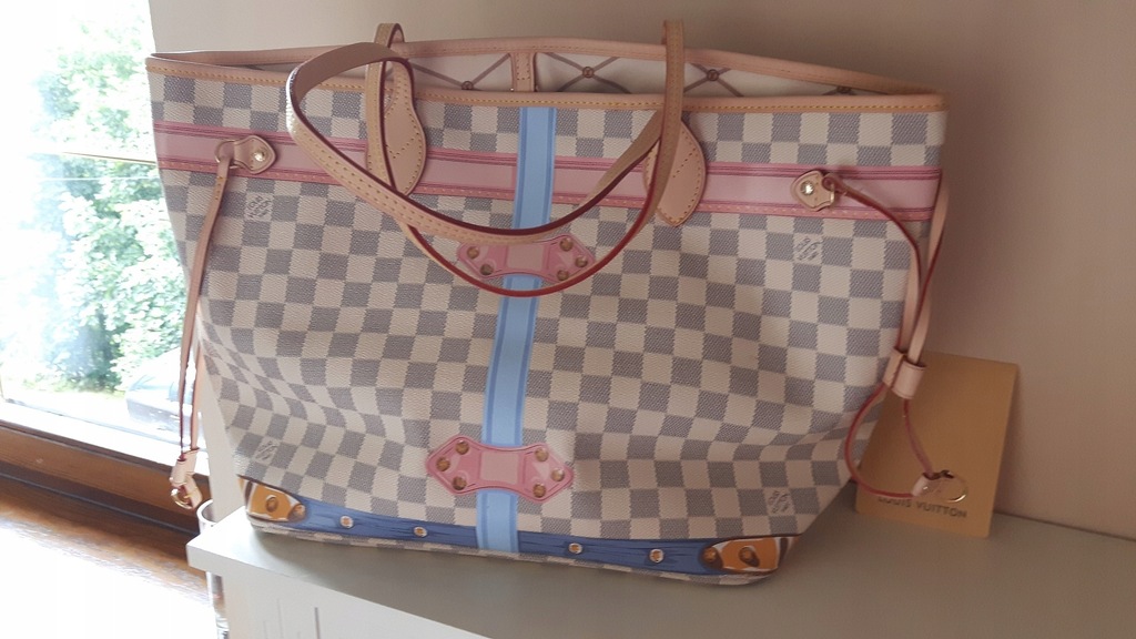 neverfull trunk