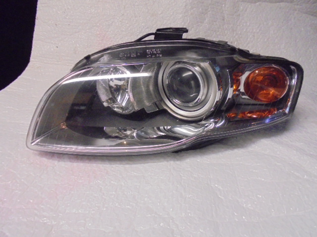 LAMPA LEWA PRZÓD XENON AUDI A4 B7 8E0941003AF KPL