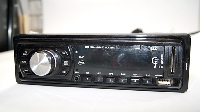RADIO SAMOCHODOWE MPC/FM/USB 6227 + KOSTKA
