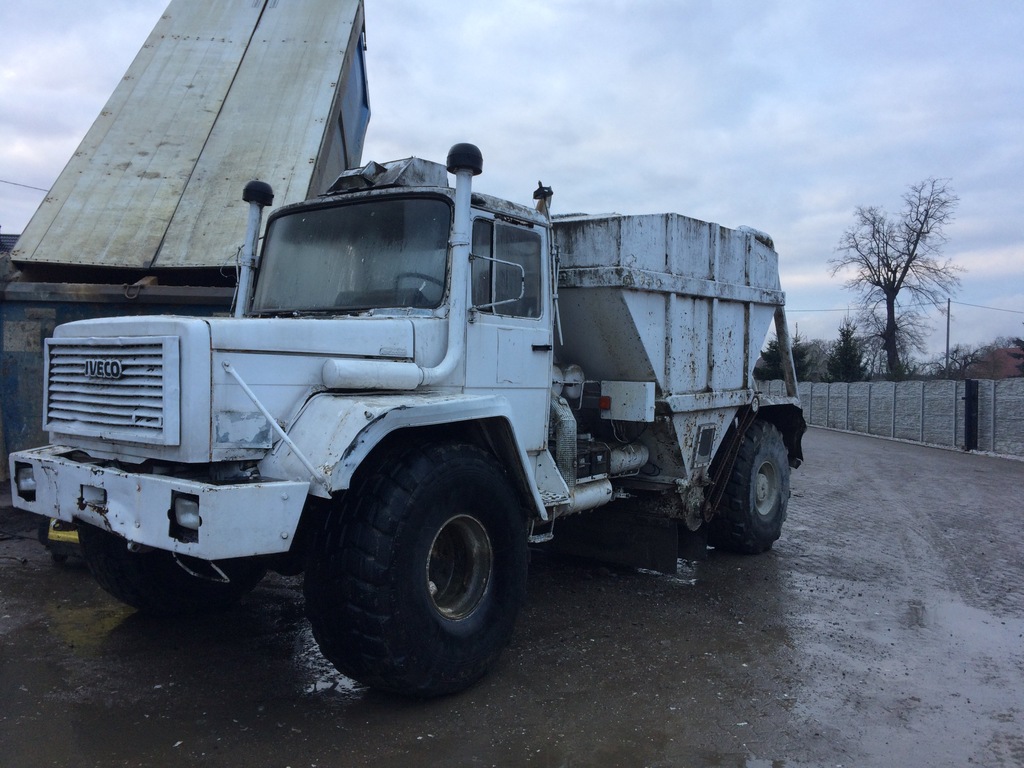 IVECO MAGIRUS 4x4 rozsypywacz cementu
