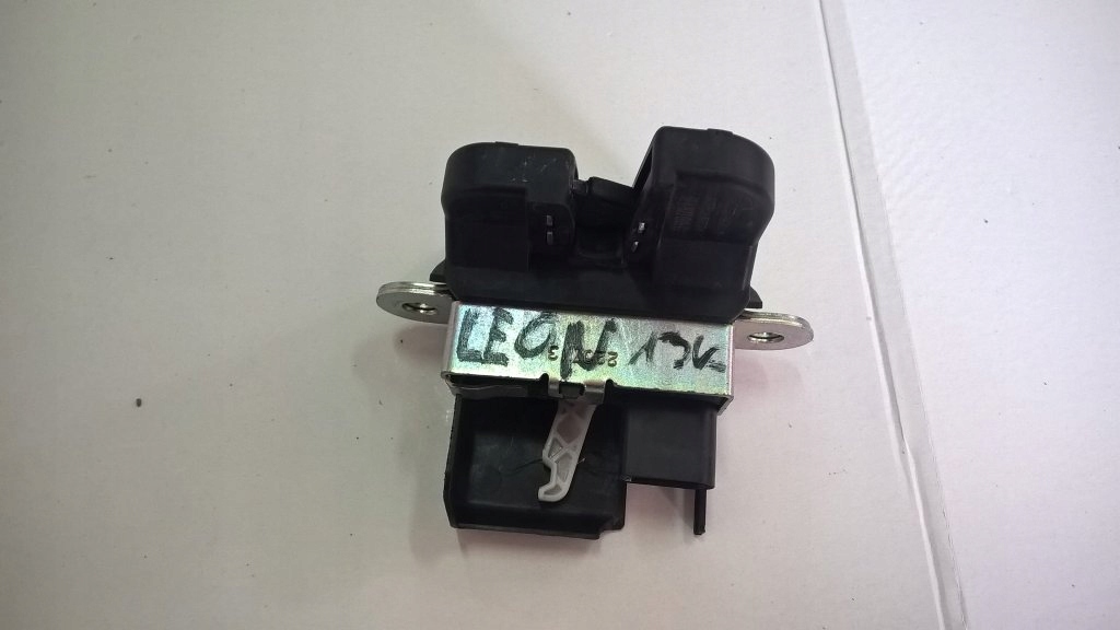 SEAT LEON III ZAMEK KLAPY 5F4 827 505 C 13-16 ROK