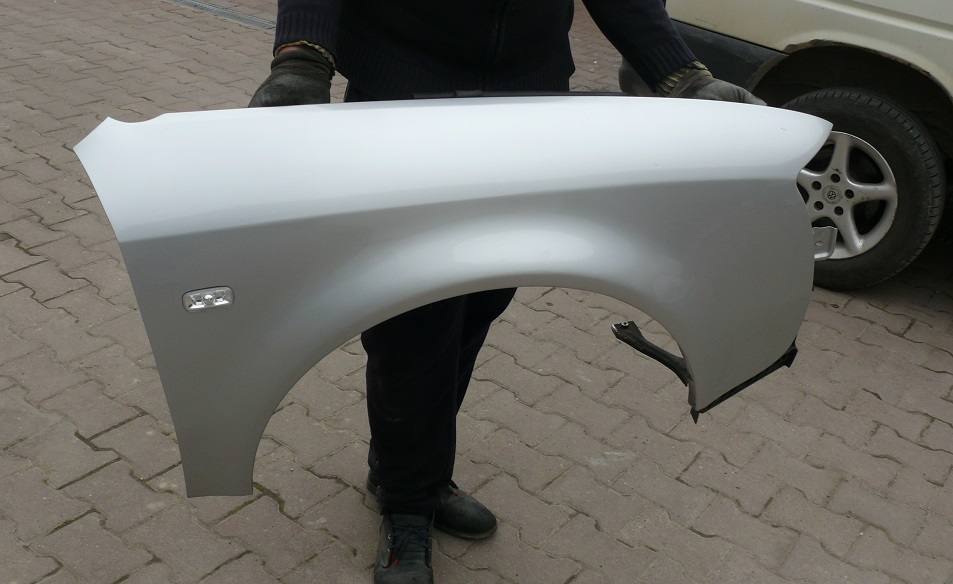 BŁOTNIK PRAWY PRZÓD AUDI A6 C5 LIFT LY7W