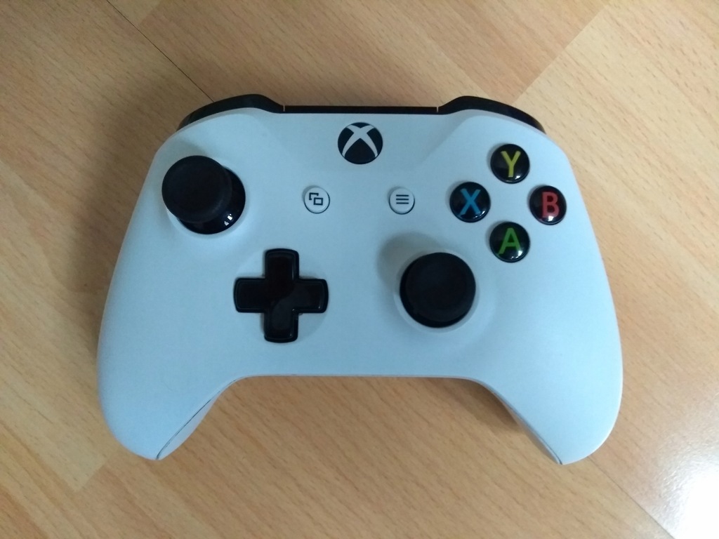 Pad Microsoft Xbox One S - kolor biały (WHITE)