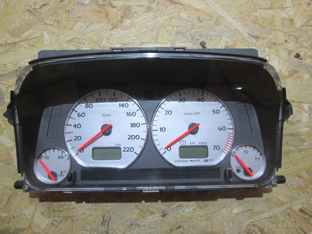LICZNIK VW GOLF 3 MFA III 1.6 1H0919880 TUNING