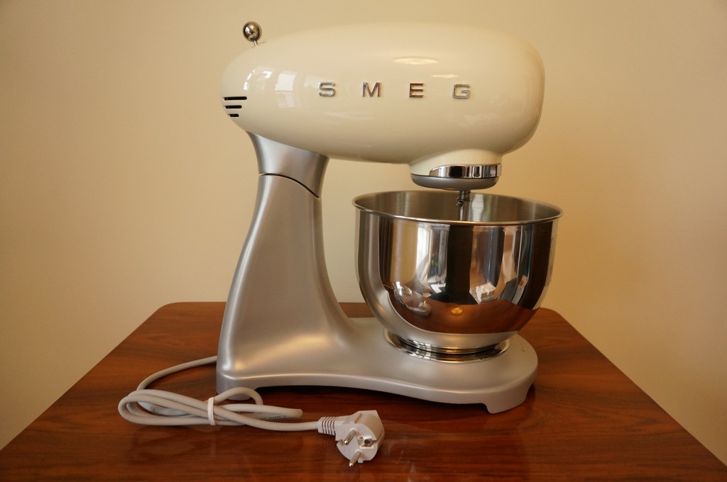 Mikser SMEG SMF01CREU Kremowy