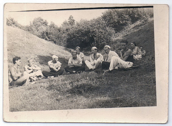 TURYŚCI __ Horodnica == Zakład FOTO Horodenka 1939