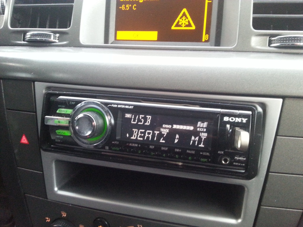 Sony CDX GT 640 UI MP3 AUX USB CD 4x52W