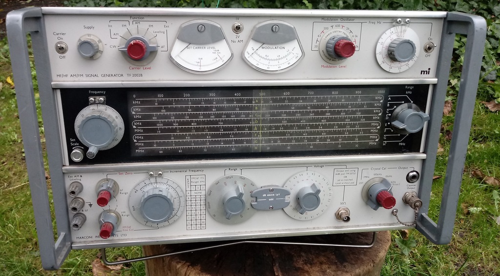 AM-FM SIGNAL GENERATOR MARCONI TF2002B DO 88MHz