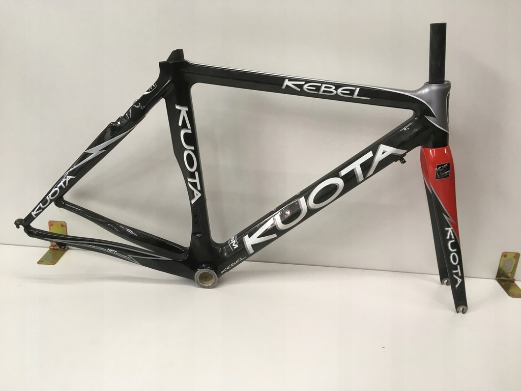 RAMA SZOSOWA CARBON CARBONOWA KUOTA USZKODZONA