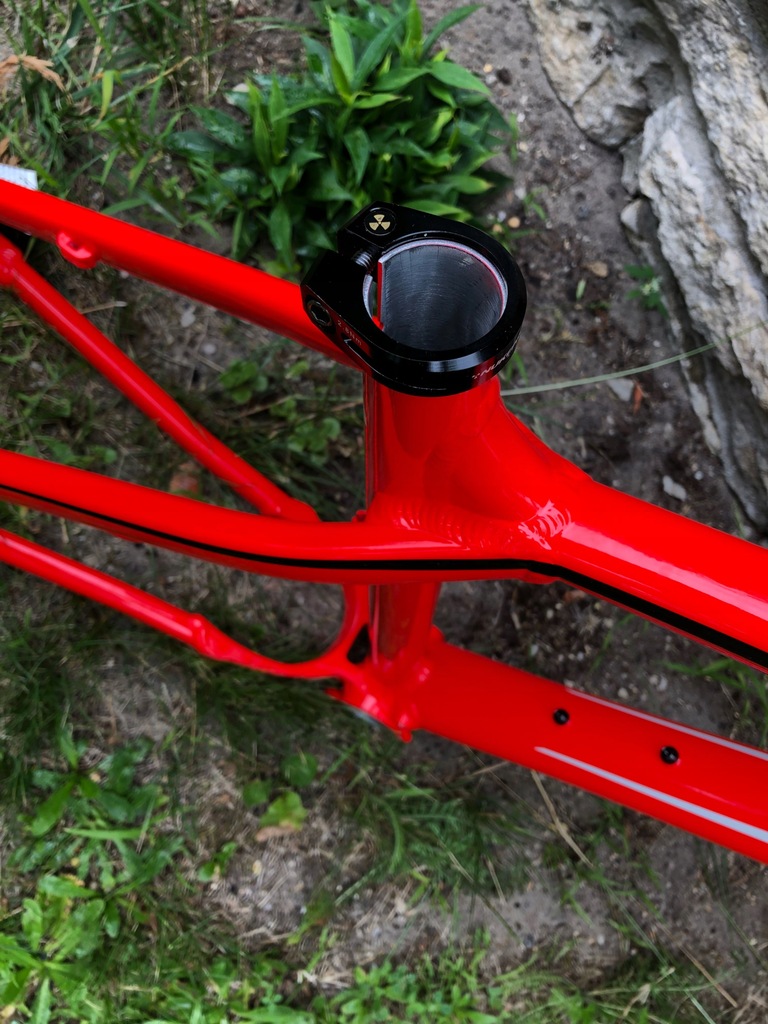 Nukeproof Scout 275 rama czerwona M wyprz