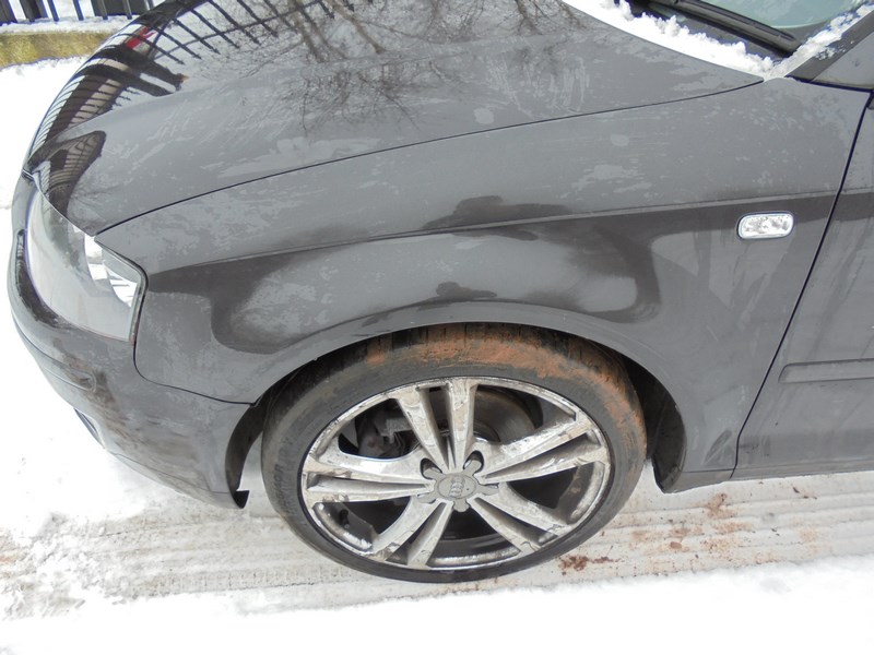 AUDI A3 8P0 BLOTNIK LEWY PRZOD  KPL KOLOR LZ7L