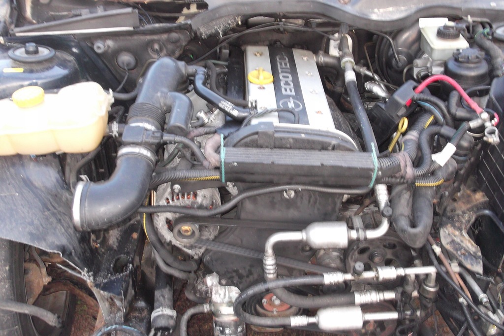 Opel omega c silnik 2.2 benzyna