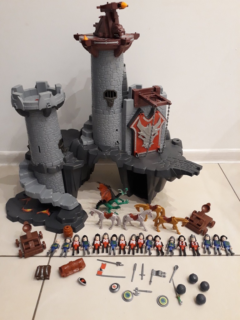 PLAYMOBIL WIELKI SMOCZY ZAMEK