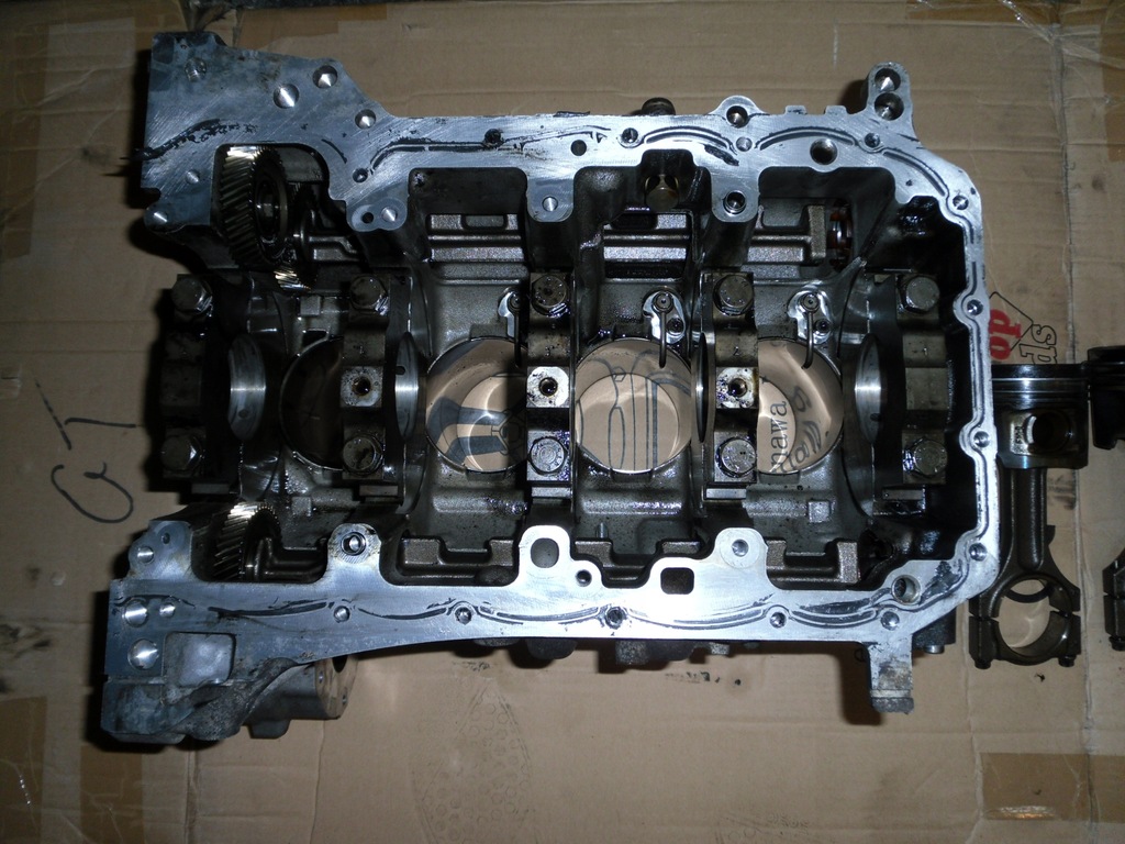 BLOK TŁOK BMW 2,0 D N47D20A DO NAPRAWY 7550630334