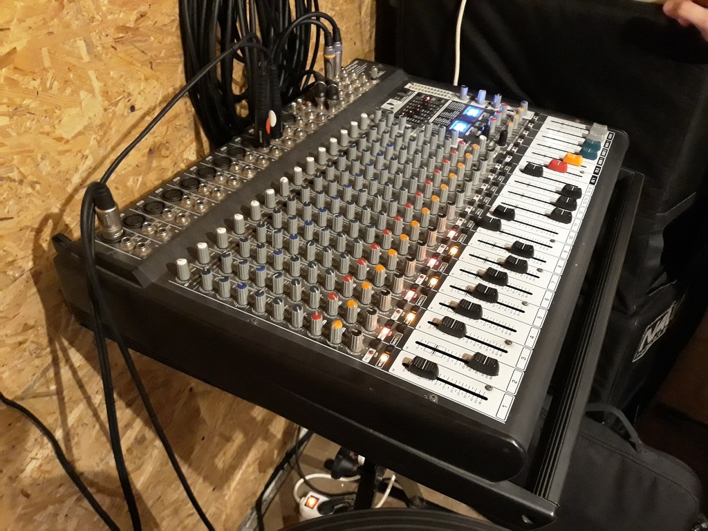 Behringer EUROPOWER PMP5000 　ミキサー Behringer | Product | PMP5000