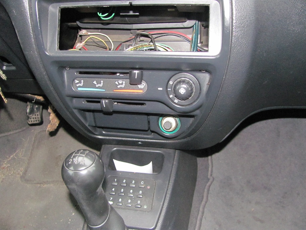 PANEL NAWIEWU CITROEN SAXO 1.1b 40kW r.96 3D