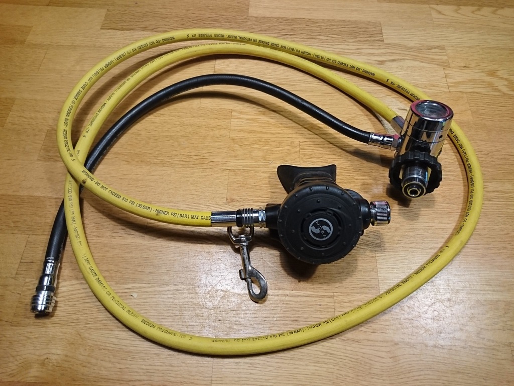 Automat Scubatech R2 ICE z długim wężem