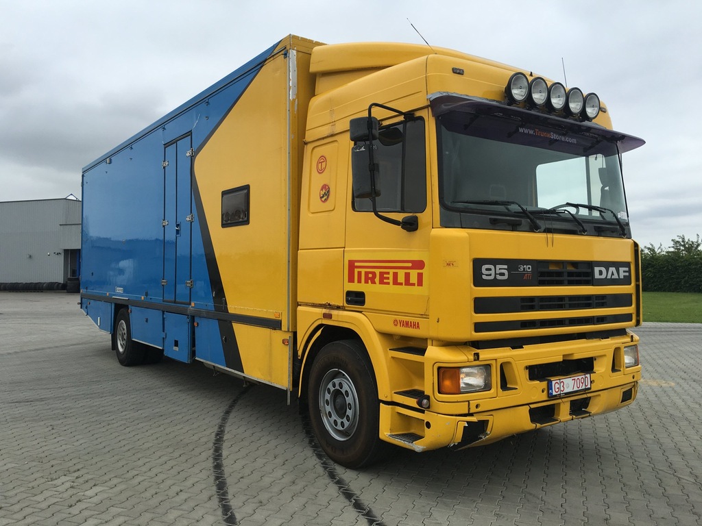 DAF 95 ATI Kamper do motorsport Mieszkanie + garaż