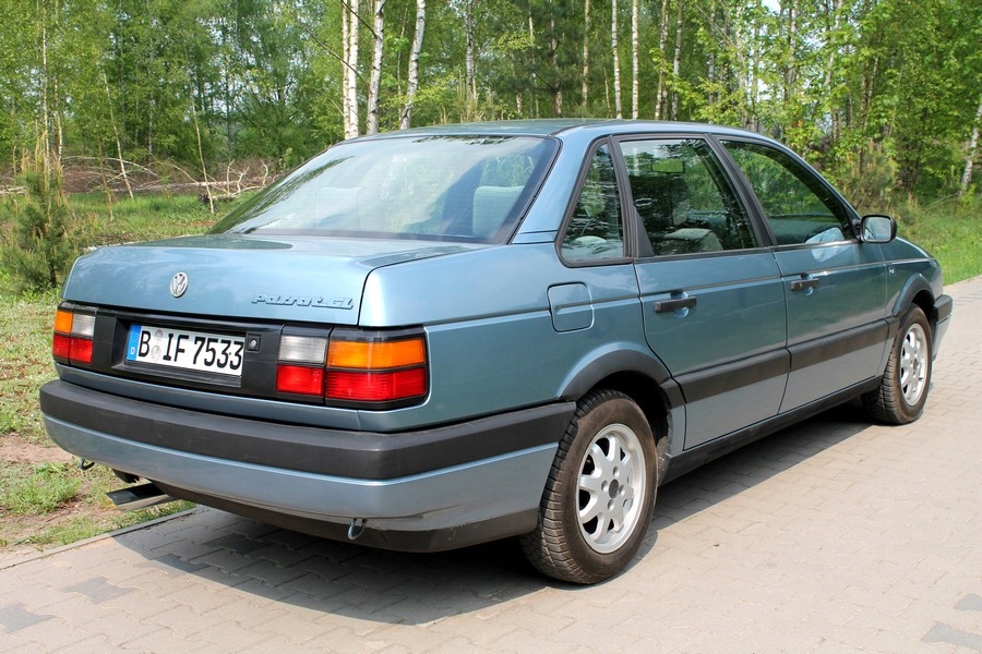 VW PASSAT B3 ,oryg.lakier i przebieg ,z klimą
