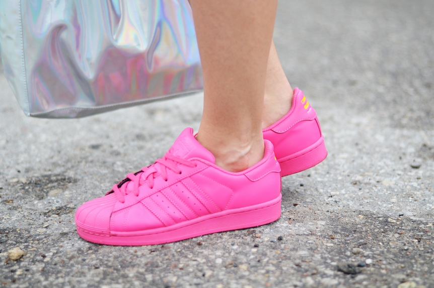 Superstar xlg pink. Adidas Superstar Supercolor. Adidas Superstar Supercolor by Pharrell Williams Solar Pink. New adidas Superstar Supercolor j Pharrell Pink. Adidas Pink.