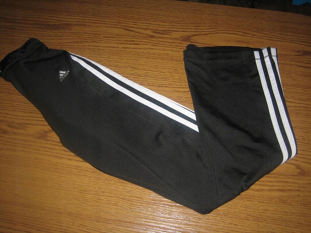 Adidas spodnie dresowe śliskie 146cm