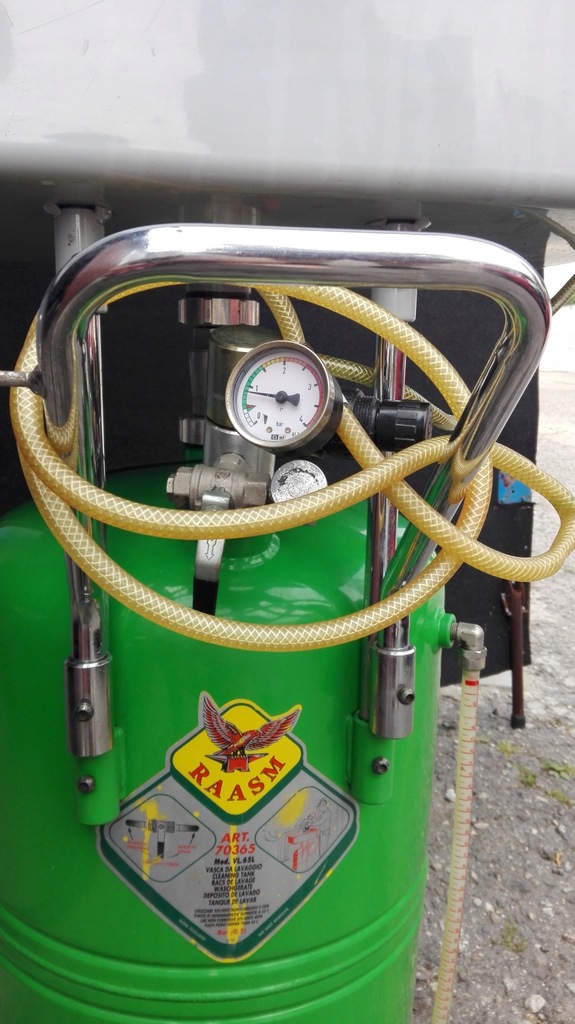 Pneumatyczna myjka do części mechanicznych RAASM.