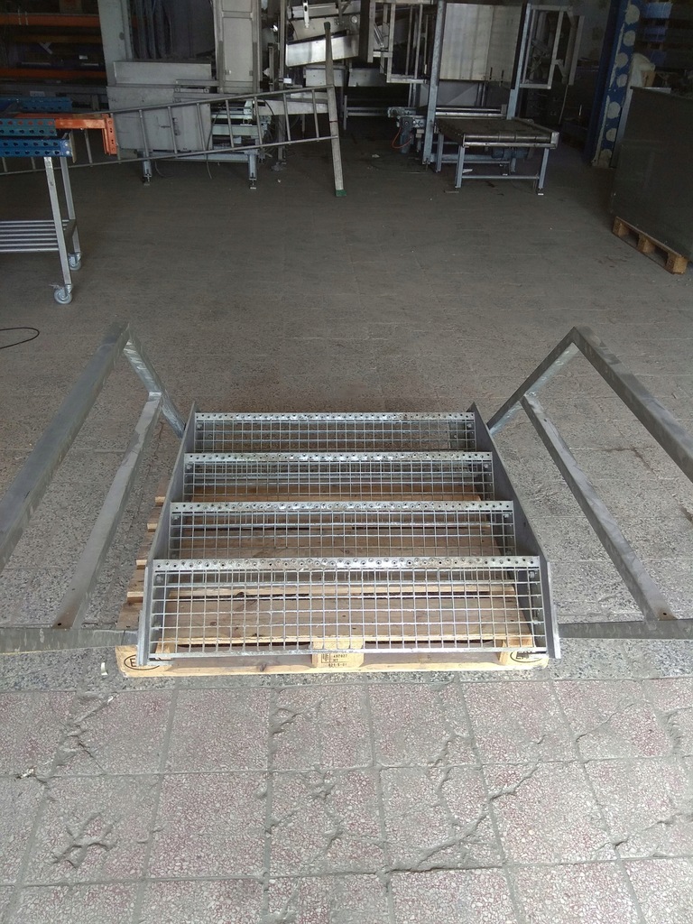 Metalowe schody zewnętrzne ocynk 4 stopni