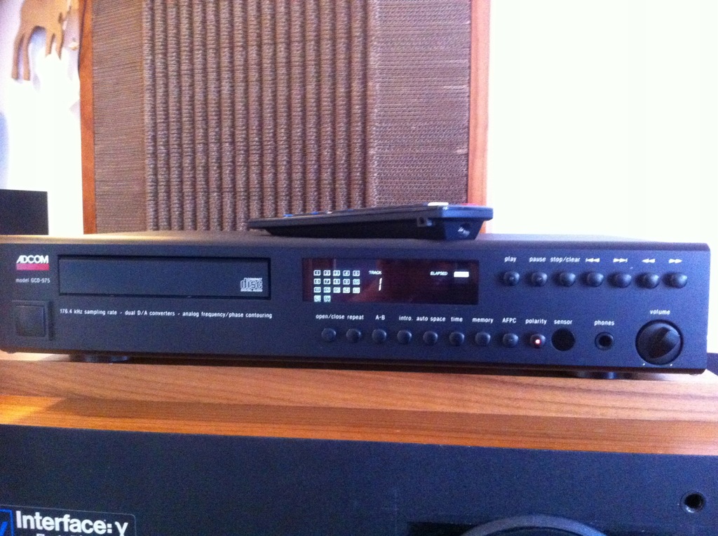 AUDIOFILSKI ODTWARZACZ CD ADCOM GCD-575 Z USA