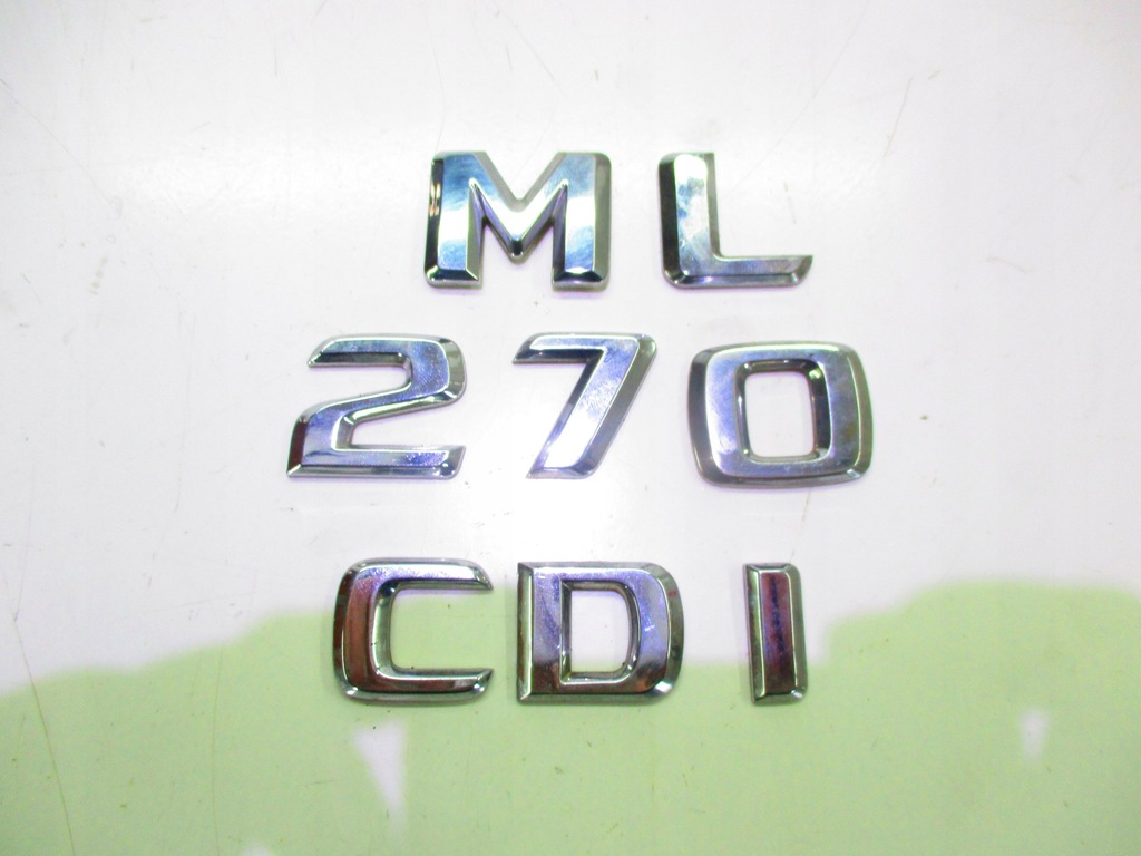 Mercedes ML W163 97-05 emblemat logo ML 270 CDI