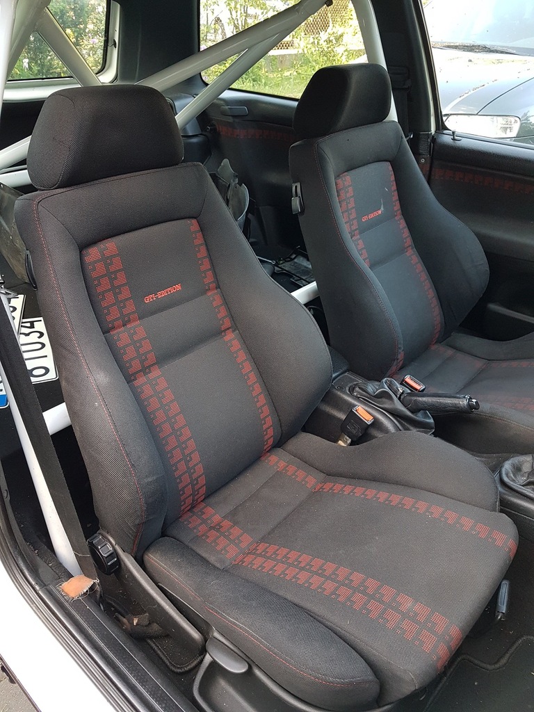 FOTELE KUBEŁKOWE RECARO VW GOLF GTI EDITION