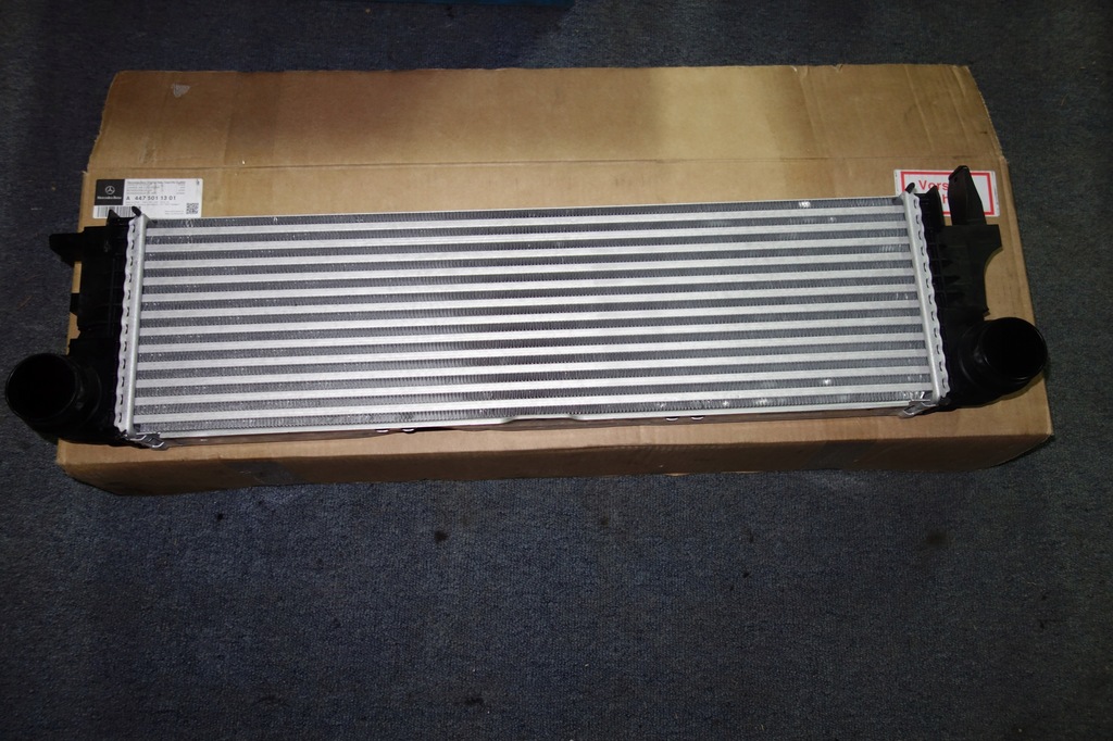 CHŁODNICA INTERCOOLER MERCEDES W 447 A 4475011301