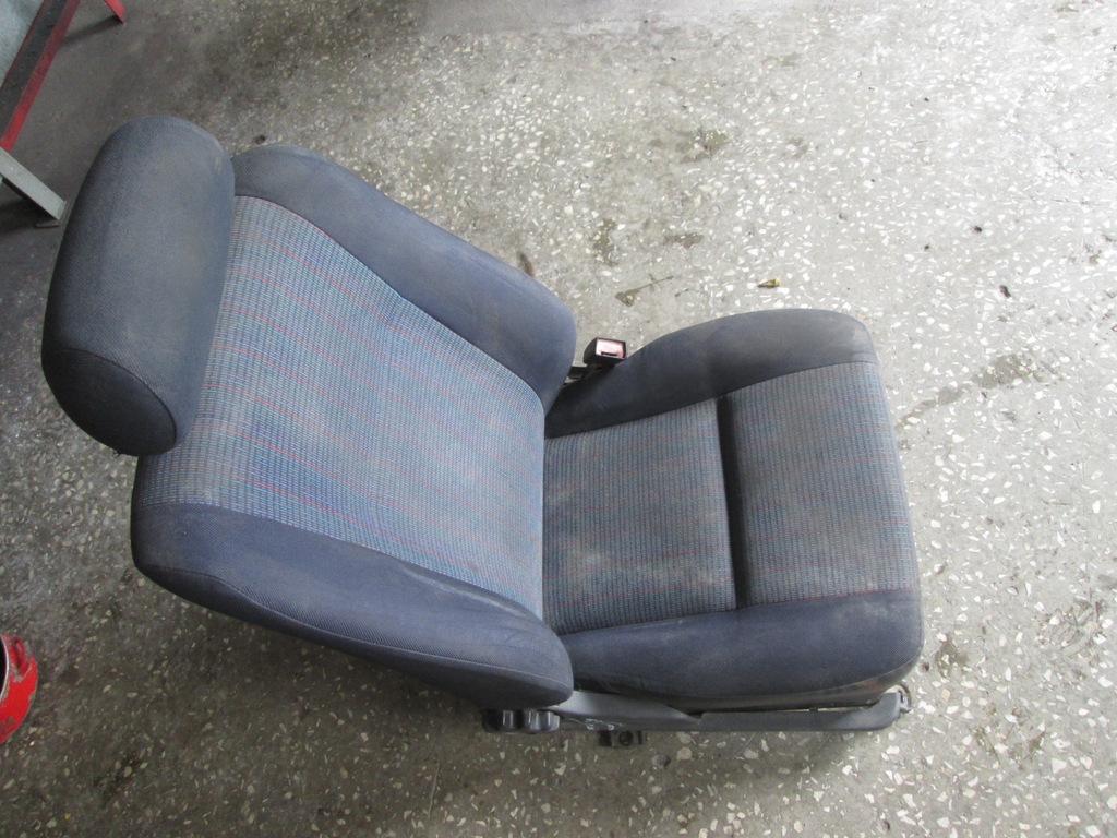 Toyota Carina E 95r Sedan Fotel pasażera prawy