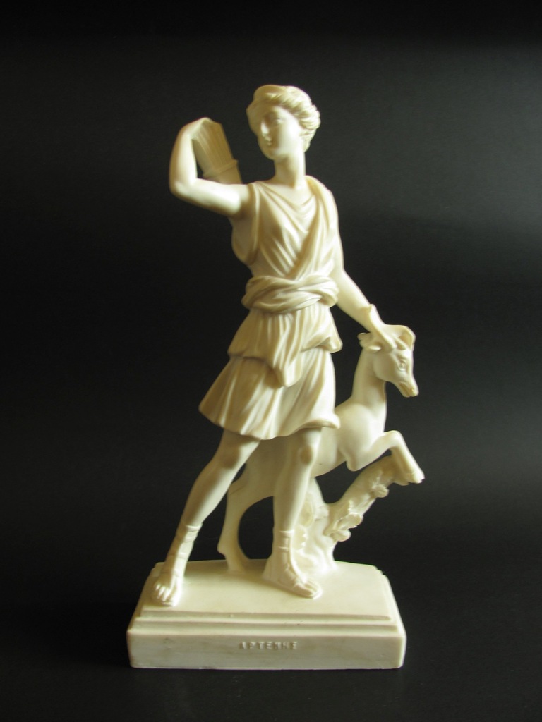 Statuetka albastrowa artemidy  mitologia grecka