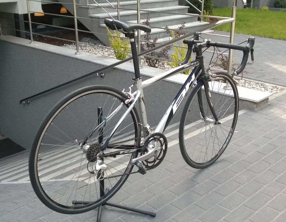 Rower szosowy BH Volan rama 7086992205 oficjalne archiwum