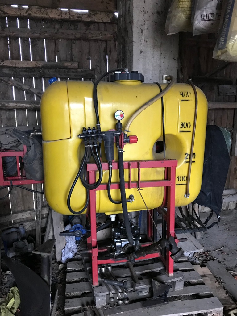 Opryskiwacz „Kwas” 2001r 12m 400l