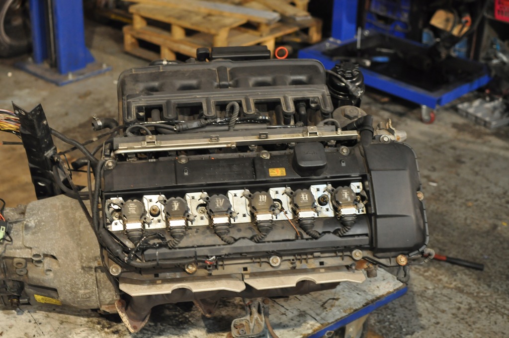 BMW E46 M54B30 Engine Build Piston Parts